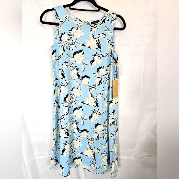 Halogen Dresses & Skirts - HALOGEN size XS light blue floral print sleeveless dress NWT